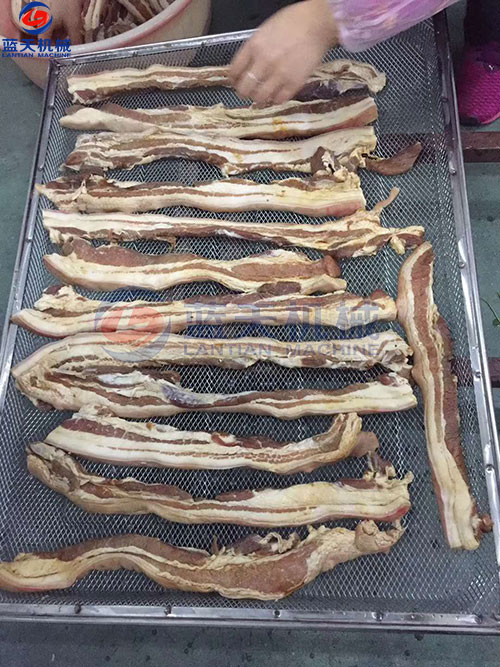 四川臘肉烘干機(jī)客戶現(xiàn)場